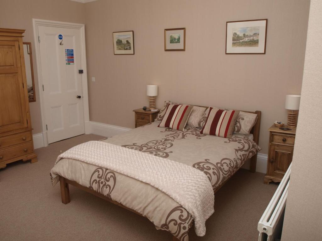 Ty-Parc Cardigan Room photo