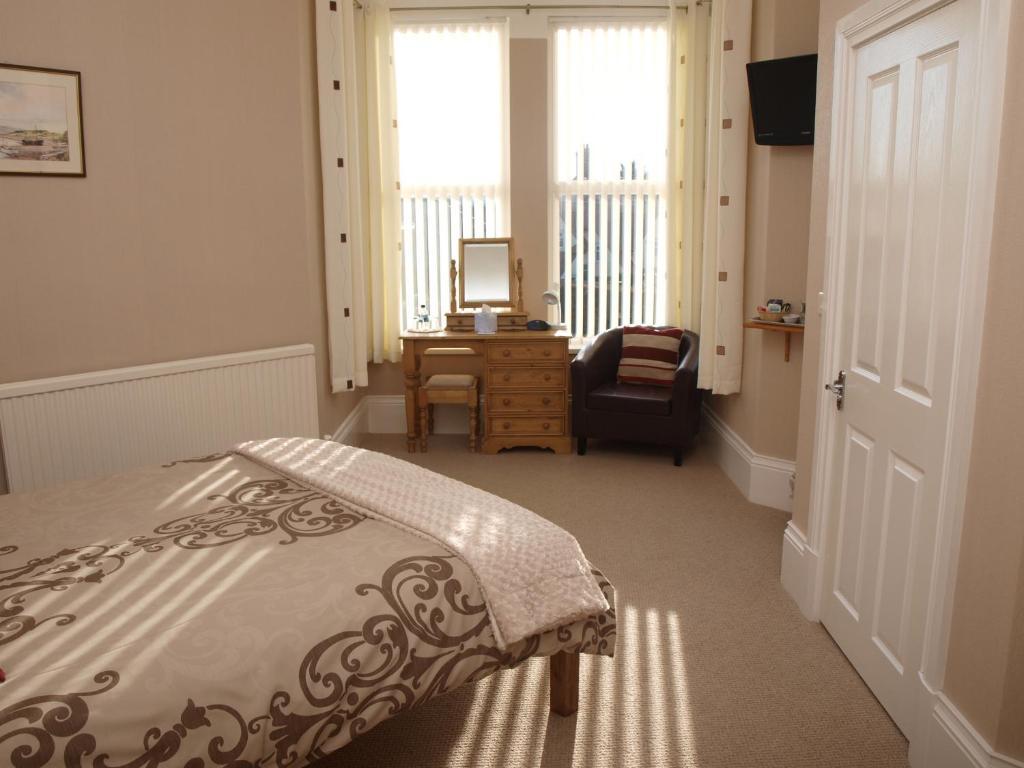 Ty-Parc Cardigan Room photo